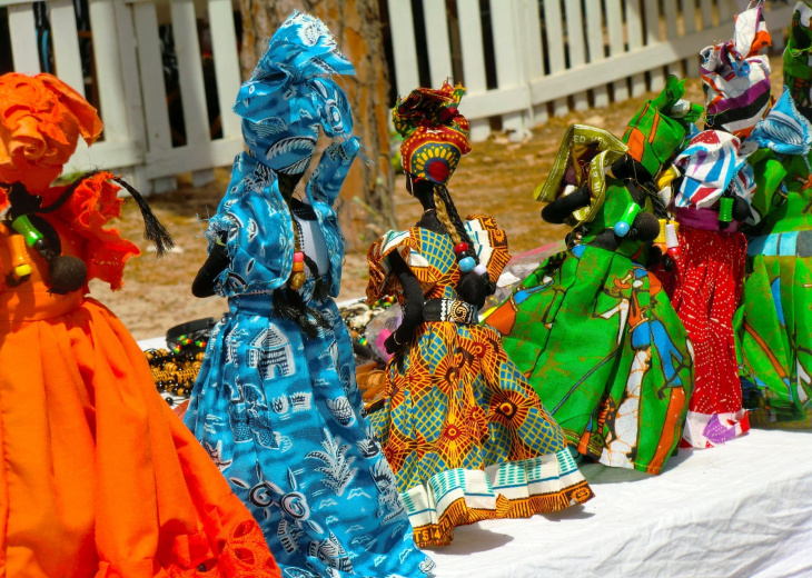 Poupées sénégalaises avec des boubous