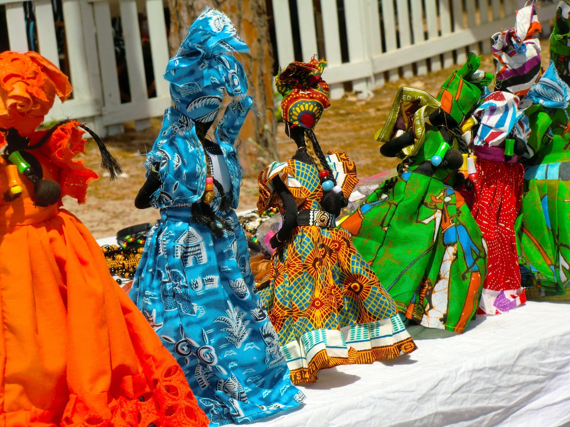 Poupées sénégalaises avec des boubous